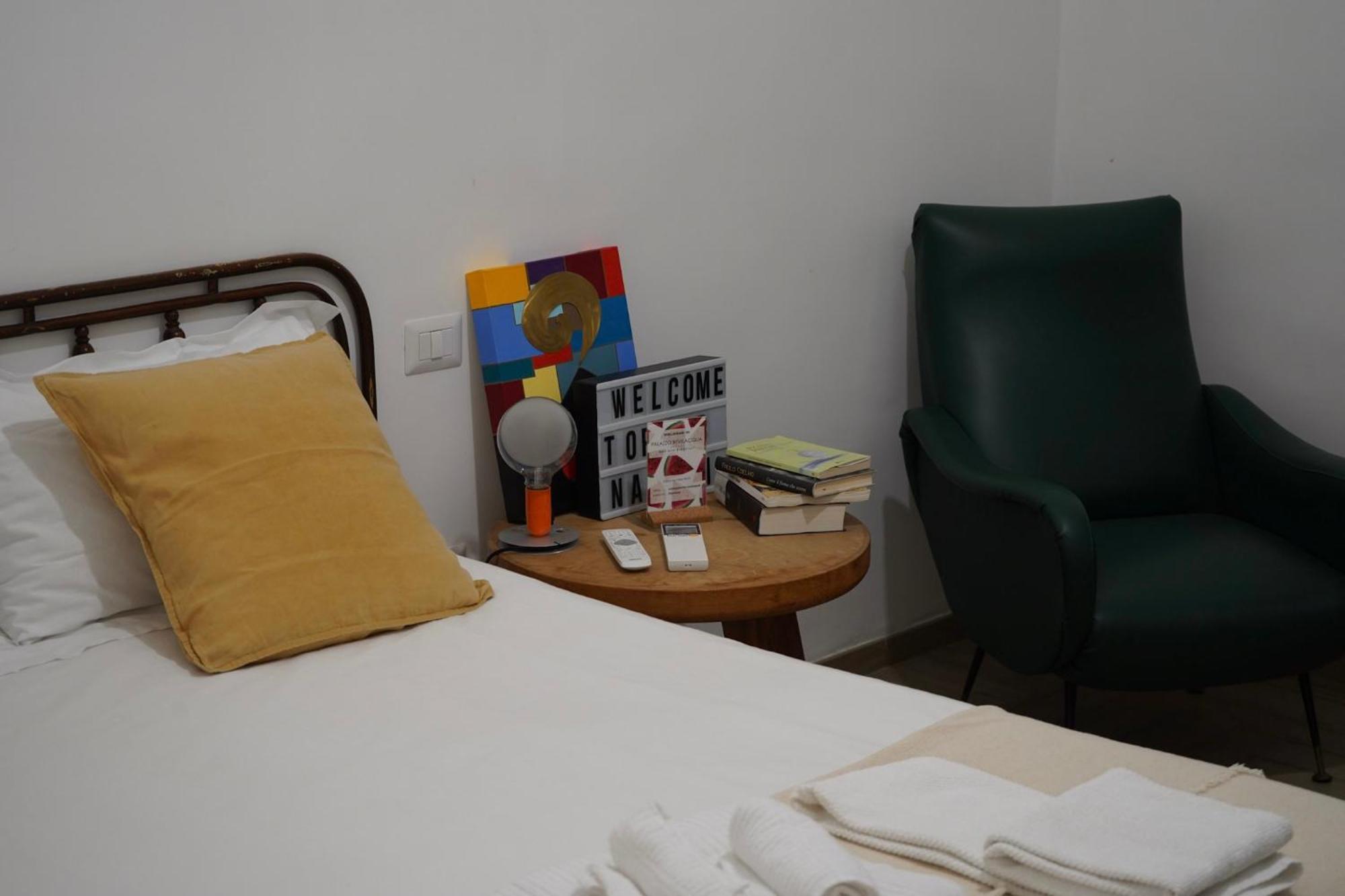 Palazzo Bevilacqua Rooms Napoli Eksteriør billede